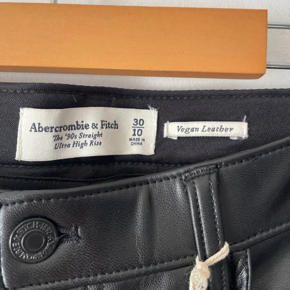 Abercrombie & Fitch Curve Love Vegan Leather 90s  Straight Pant NWT Size 30/10 - Picture 9 of 11